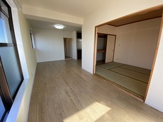 内装　10枚中 9枚目