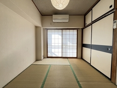 フローリング張替・内装工事中