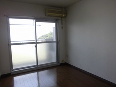 写真は別部屋です