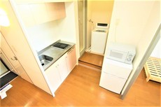 共用部分は清掃業者が清掃しております。