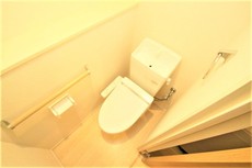 温水洗浄便座となっています。