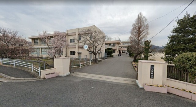 飯塚市立二瀬中学校