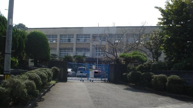 直方市立新入小学校
