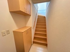 下駄箱・階段