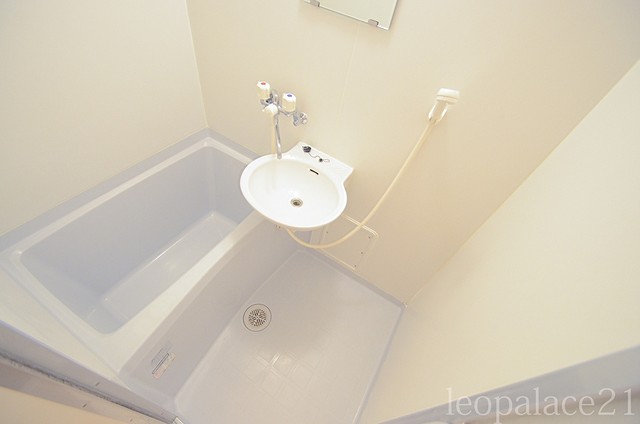 設備仕様は号室により異なる為、現況を優先致します。