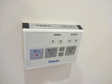 自動開閉式トイレ（イメージ）